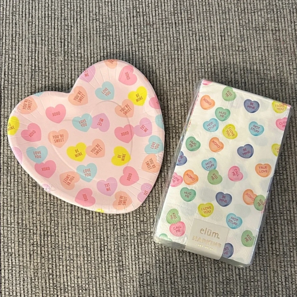 Heart-Shaped Plates and Napkin Set with Colorful conversation Hearts NEW